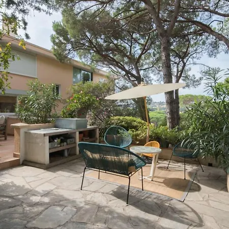 Spacious In Apartment *