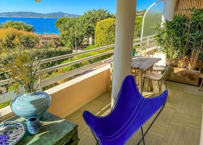 Spacious In Apartment *