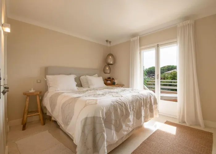 Spacious In Apartment *